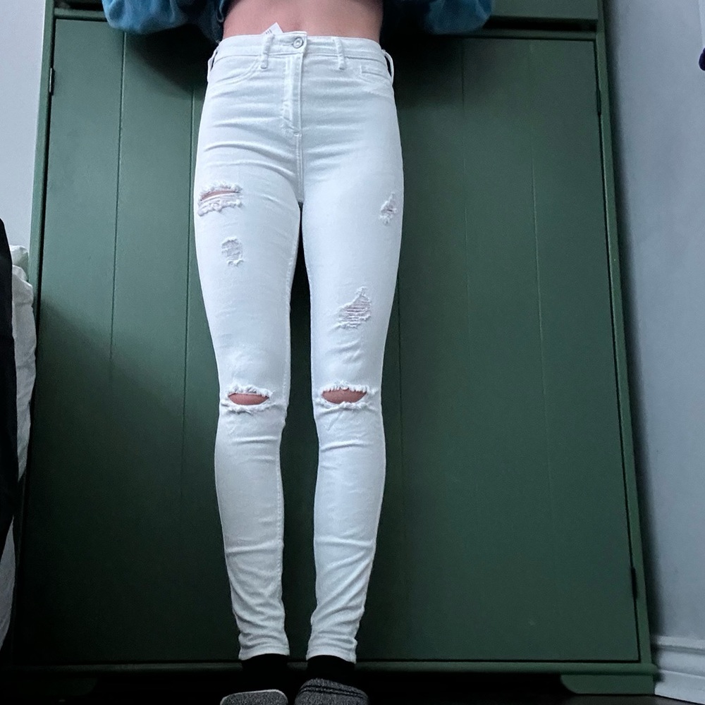 White skinny jeans